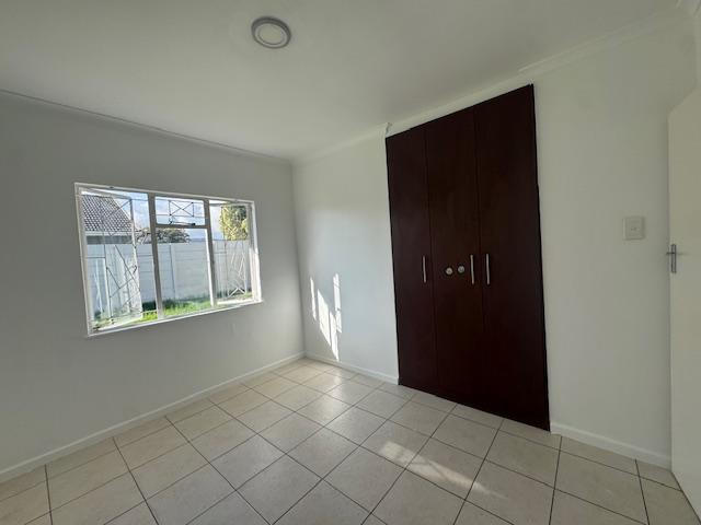 To Let 3 Bedroom Property for Rent in Bothasig Western Cape
